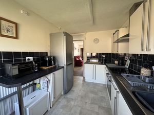 Kitchen b- click for photo gallery